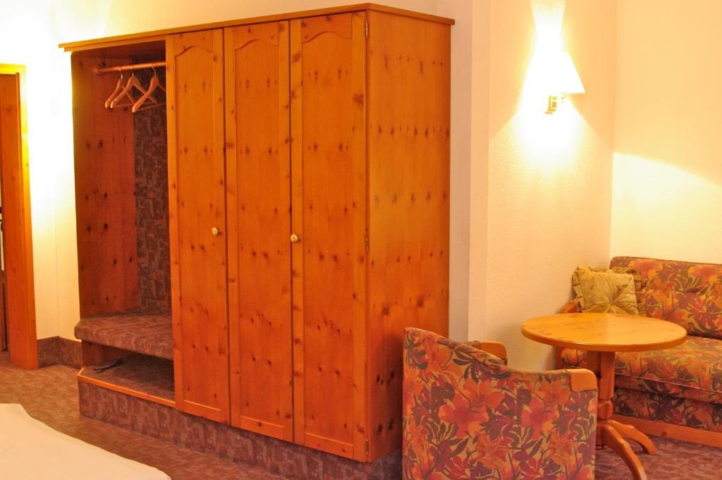 Gasthof Zum Kauzen Ochsenfurt Bilik gambar
